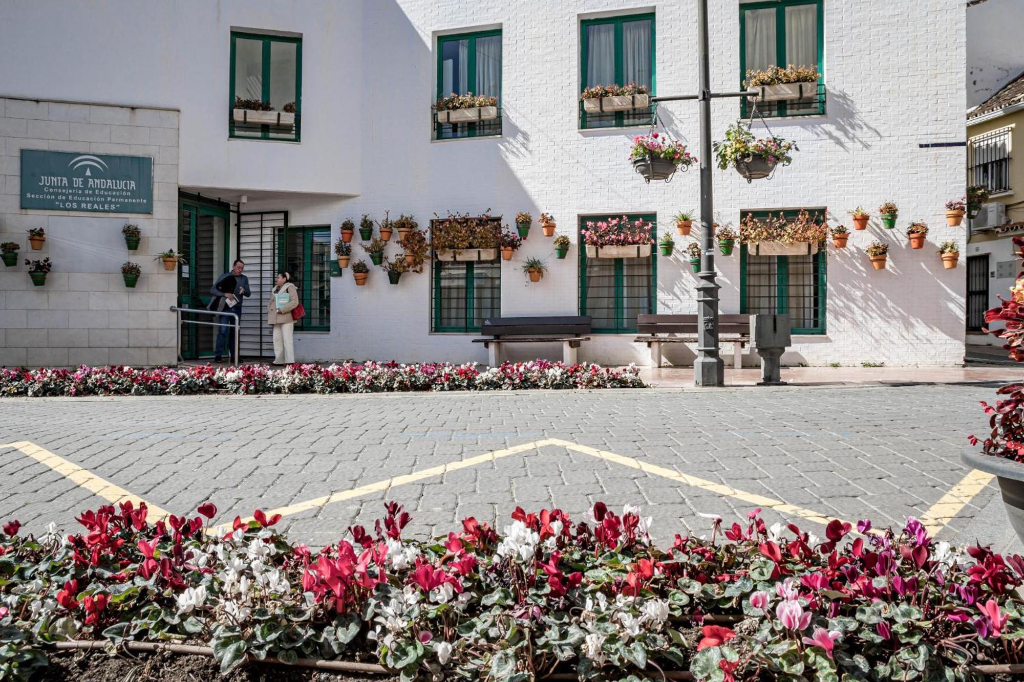 Seaclub Suites Estepona Exterior photo